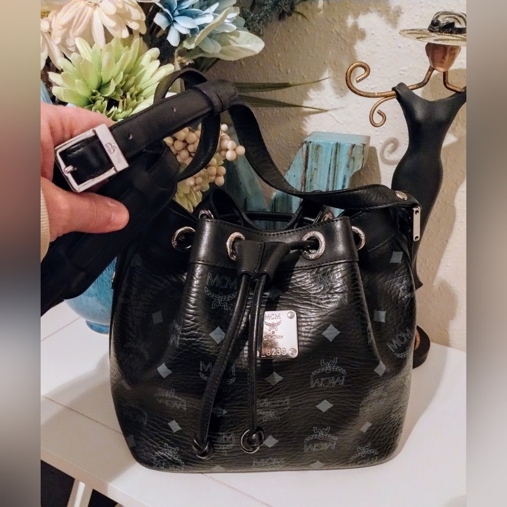 SOLD SOLD SOLD SOLD SOLD SOLD SOLD MCM Bucket Bag EUC - Picture 2 of 10